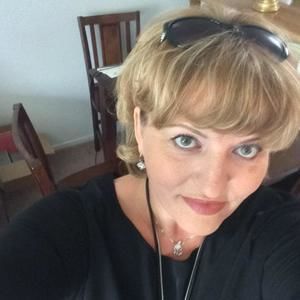 Meet your Posher, Elena